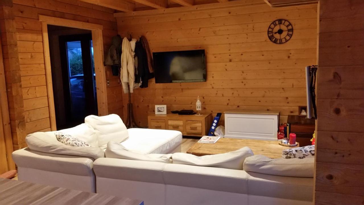 Au Chalet Bed and Breakfast Maubray Exteriör bild
